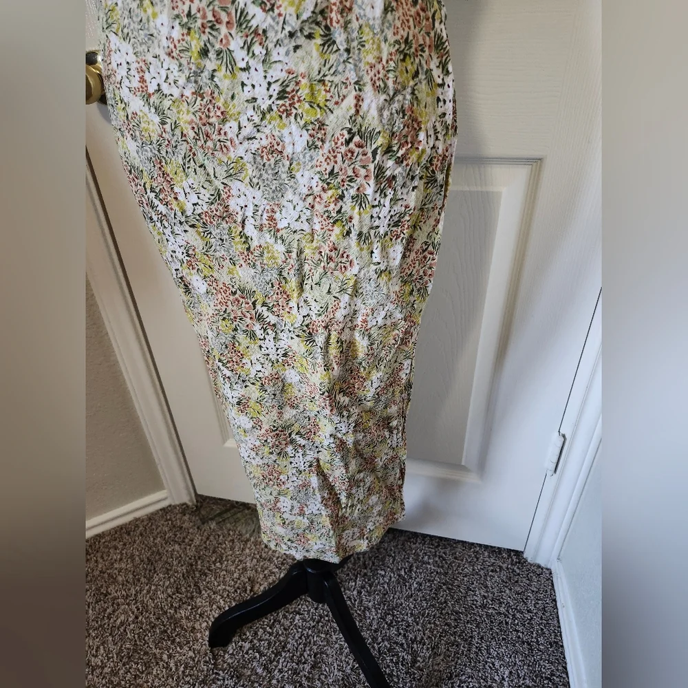 Amuse Society Floral Scoop Neck Midi Dress in Green
